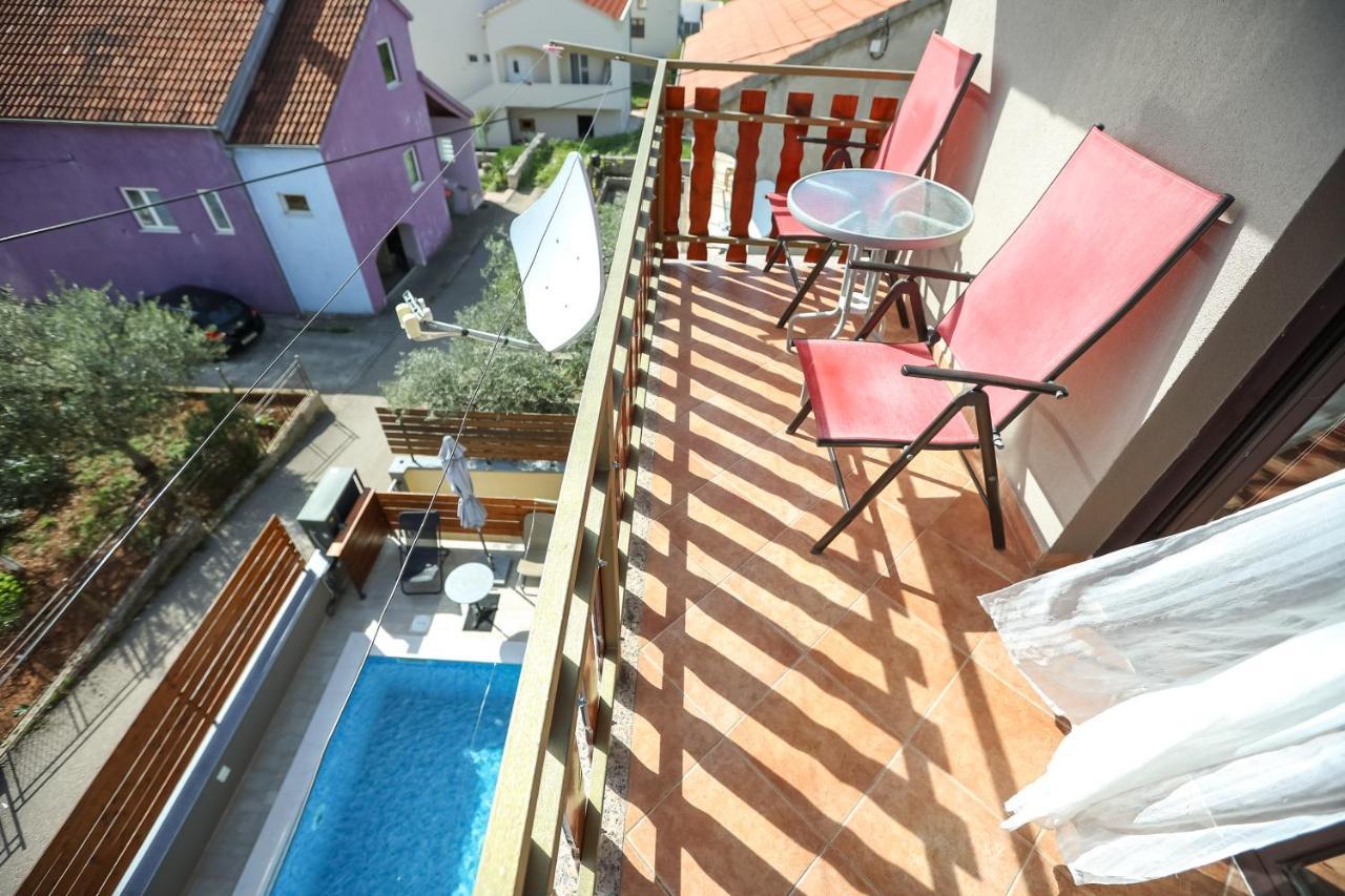 Pool Apartments Julia 자다르 외부 사진